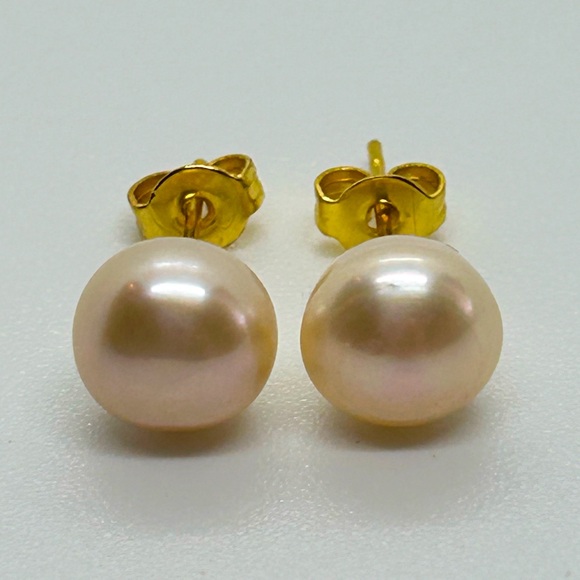 Pink 8mm Freshwater Pearl Gold Plated Stud Earrings - Picture 2 of 7